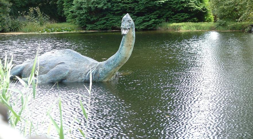 Escultura do Monstro do Lago Ness