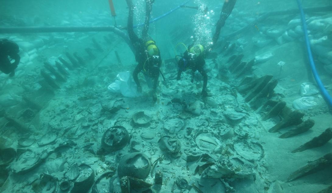 Destroços de navio do Império Romano de 1.700 anos revelam tesouro gastronômico-0