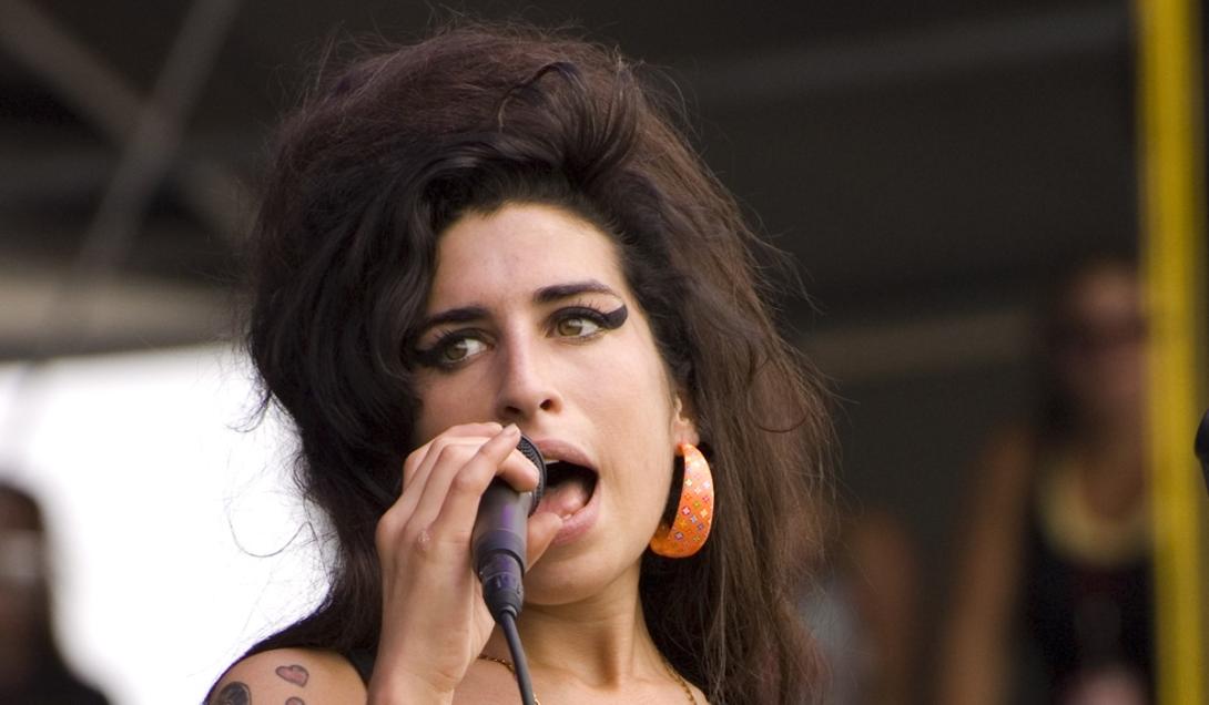 Morre a cantora e compositora Amy Winehouse-0