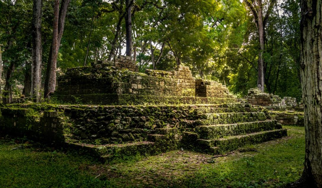 Gigantesca cidade maia repleta de pirâmides é achada sob a selva no México-0