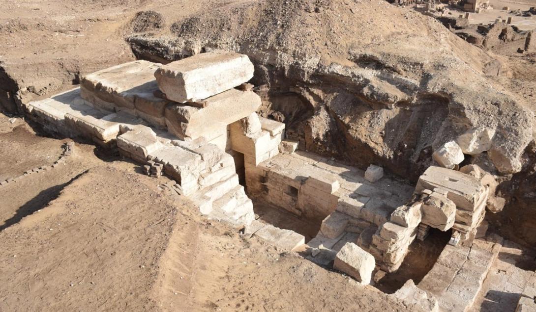 Templo ptolomaico de 2.200 anos é encontrado no Egito-0