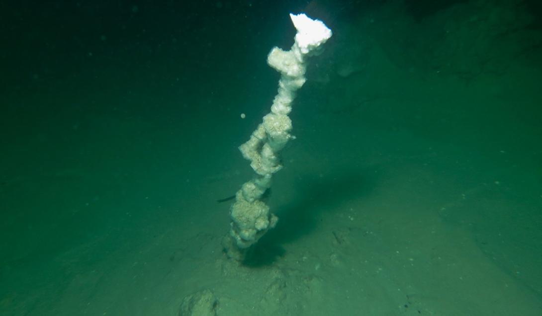 Descoberta de estranhas chaminés no fundo do Mar Morto surpreende cientistas-0